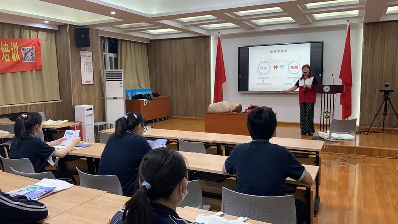 企业培训案例对比分析：揭秘选择背后的逻辑